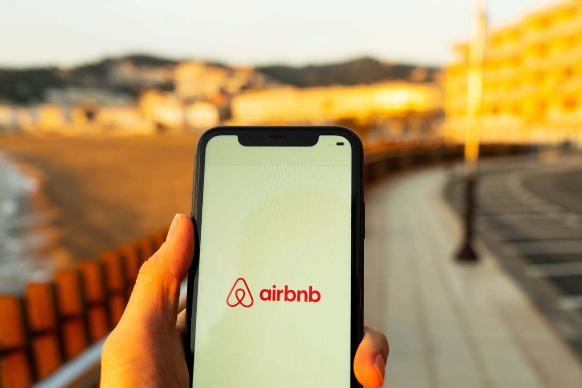 Airbnb 2.0 – Vom Matratzenlager zum digitalen Butler mit Botox-Terminkalender