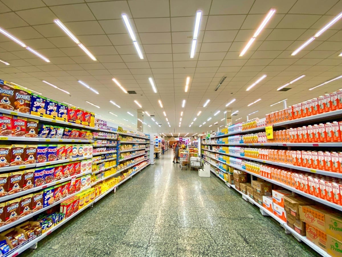 Retail Media vs. Traditional Advertising: Der stille Machtkampf um die Werbebudgets