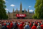 Die Babyboomer versammeln sich am Rathausplatz zur Maikundgebung am 1.Mai 2025