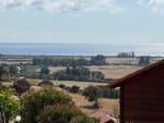 Das Meer liegt vor mir, das Gebirge hinter mir. Korsika.