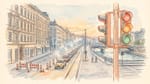 Aquarell: Wiener Straße am Kanal, eine Spur mit rot-weißen Baustellenschranken gesperrt, Autos stauen sich, vorne eine Ampel mit Schaltkreismustern in den Lichtern.