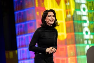 Es gab eine Zeit, da hätte ich Aya Jaff vermutlich in einem Kaffeehaus in Kreuzberg getroffen