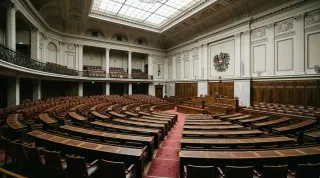 ein leere plenarsaal im parlament